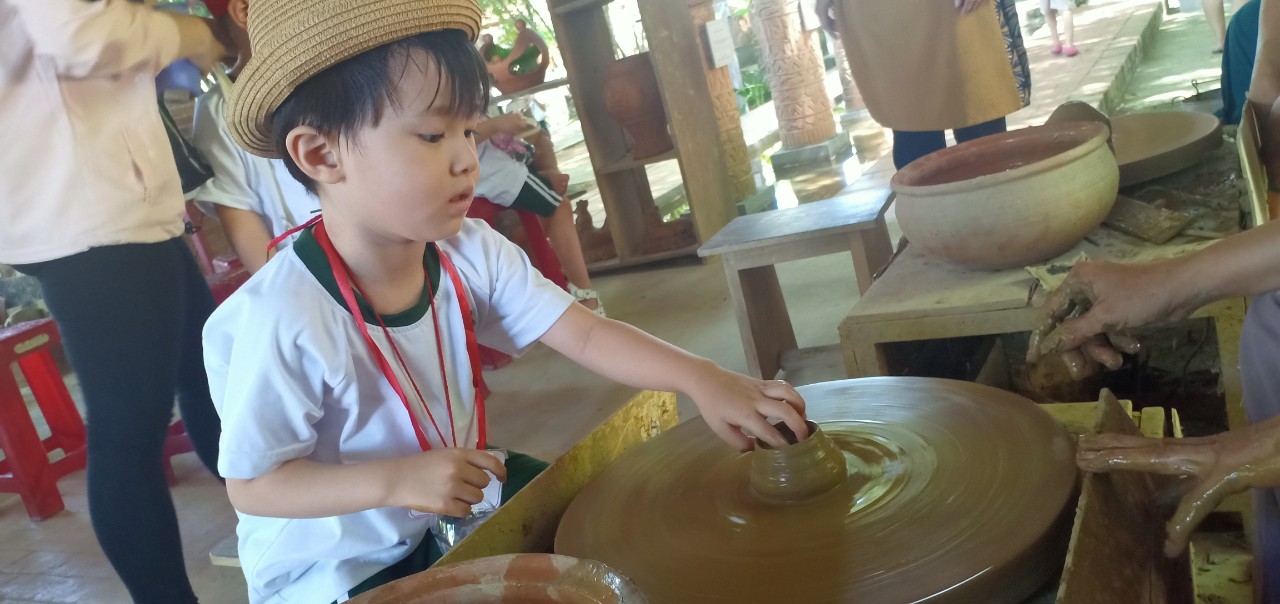 Mitsuba-thăm-làng-gốm-Thanh-Hà-Hội-An